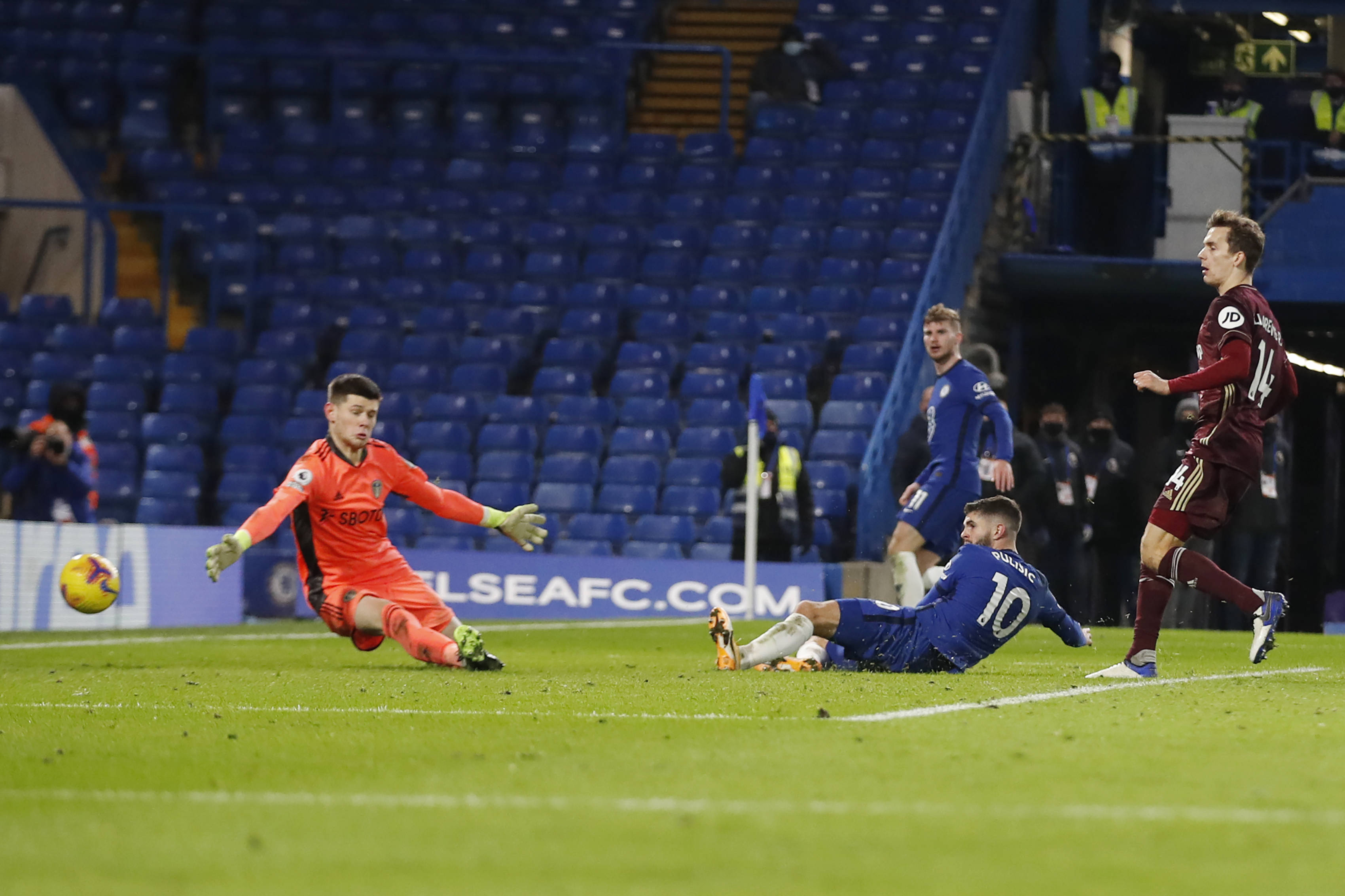 更让球迷看 更让球迷看